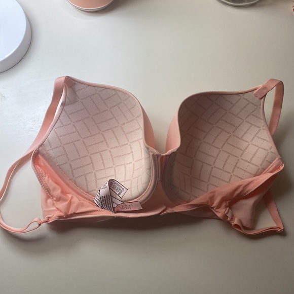 Victoria Secret uplift semi demi 34DD - push-up bra - Picture 2 of 3